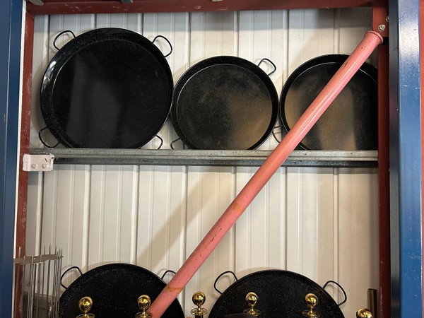 Paella Pans With Burners and Stands