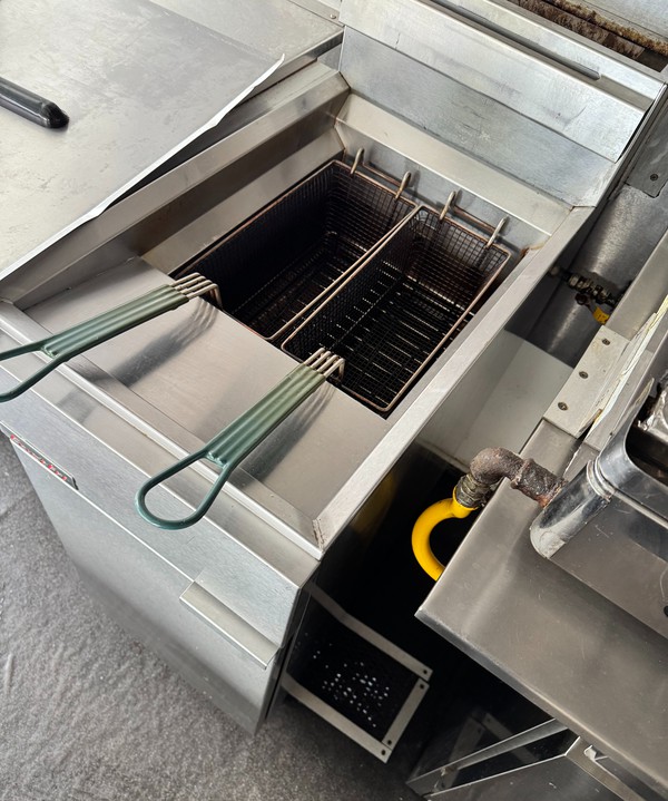Secondhand FastFri FF-18 2 Basket Fryer