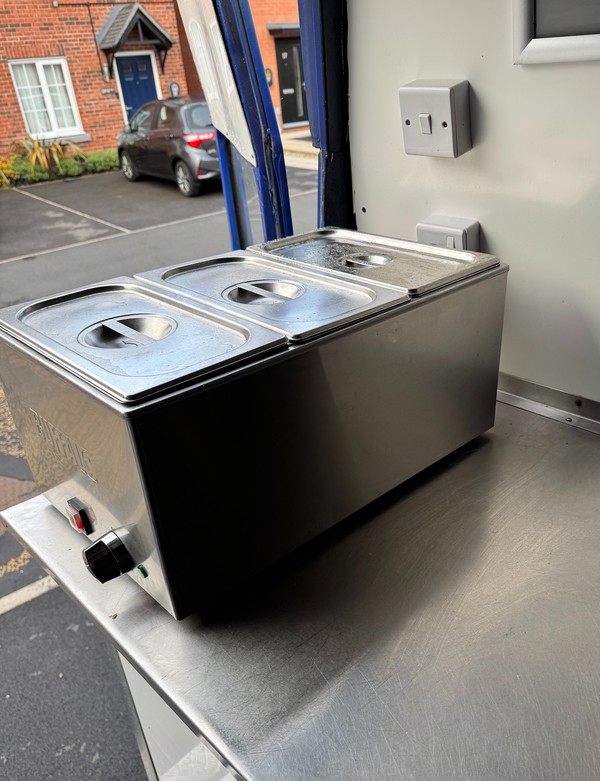 Secondhand Buffalo FT691 Bain Marie With Pans