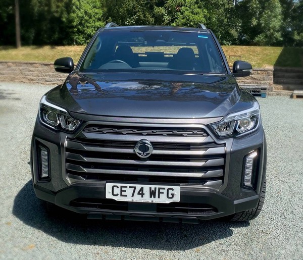 4 x 4 Auto luxury pickup for sale