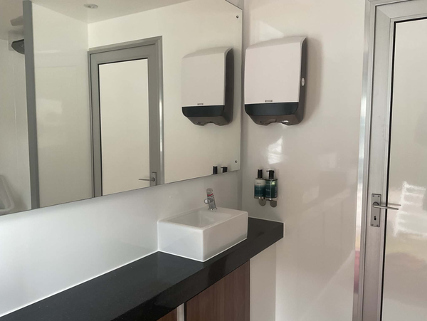 3 + 1 Peagreen Luxury Toilet Trailer