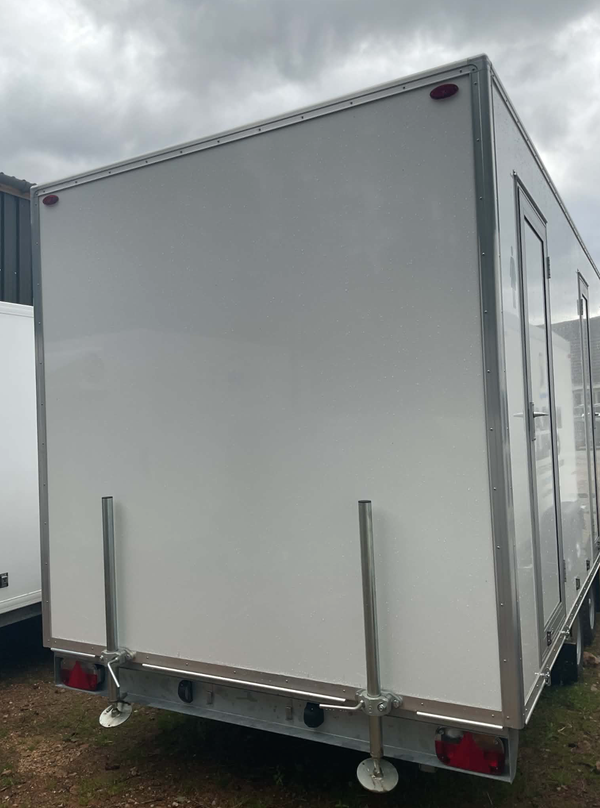 New 3 + 1 Peagreen Luxury Toilet Trailer