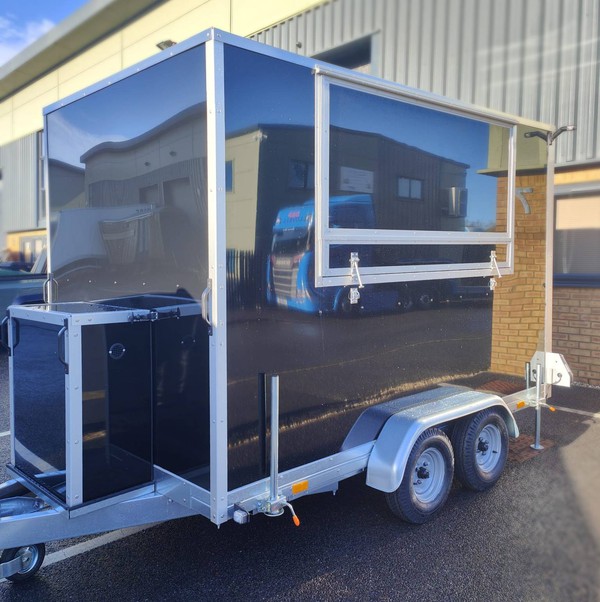 Second hand catering trailer with hatch Second hand catering trailer with hatch