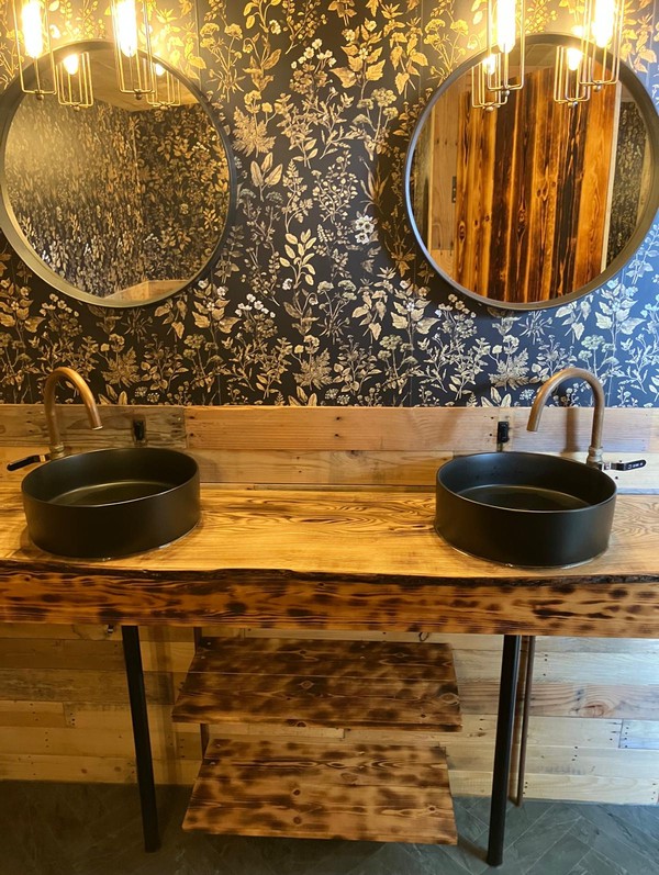 Secondhand Event Toilets