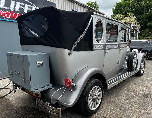Secondhand Rolls Royce Replica Wedding Car