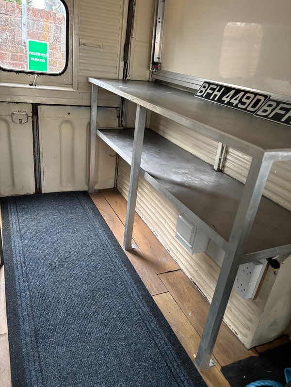 Secondhand Classic Catering VAn Secondhand Classic Catering VAn
