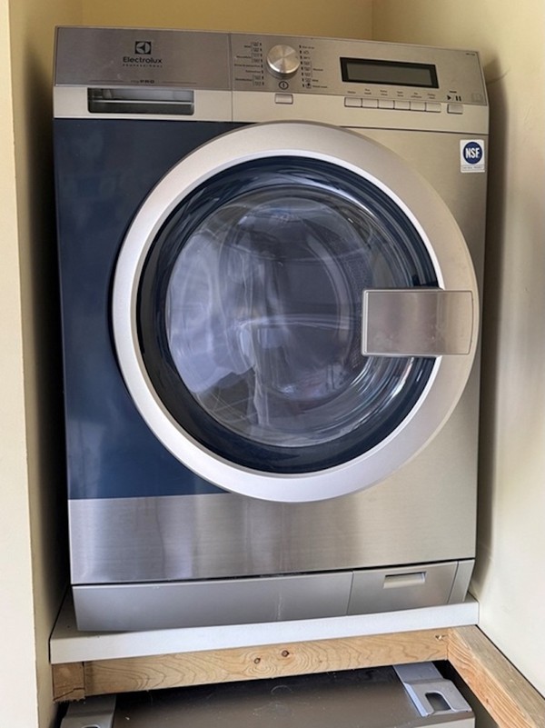 Electrolux Professional WE170V Washing Machine