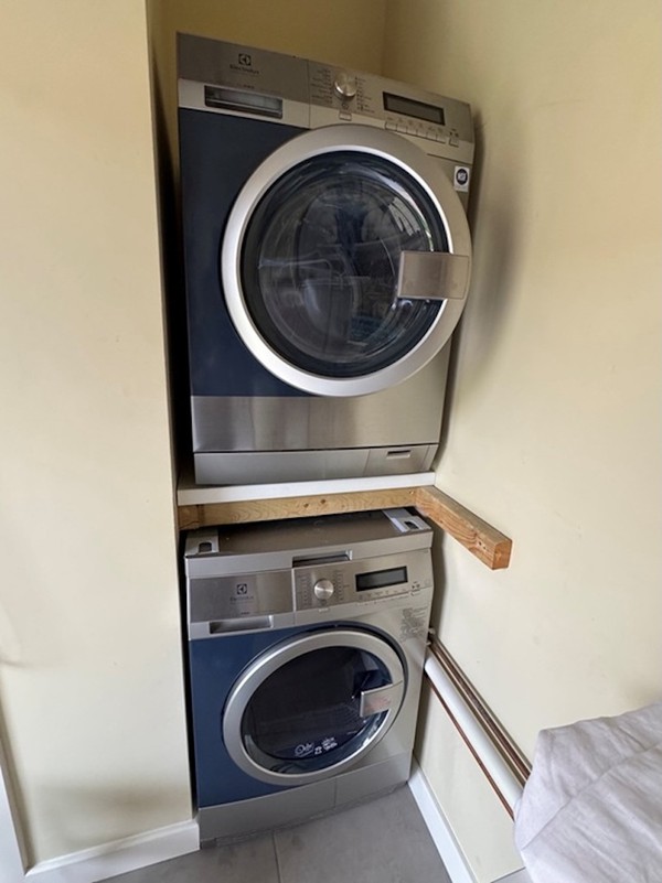 stacking pair (washing machine and tumble dryer)