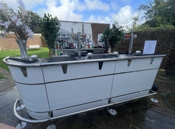 Secondhand Premium Steel Mobile Bar