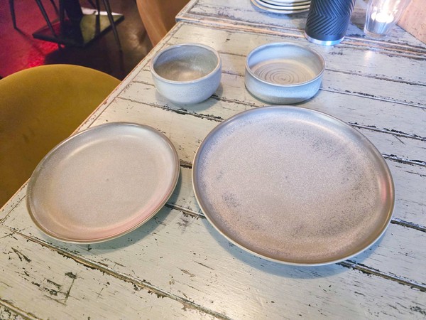 Stoneware crockery