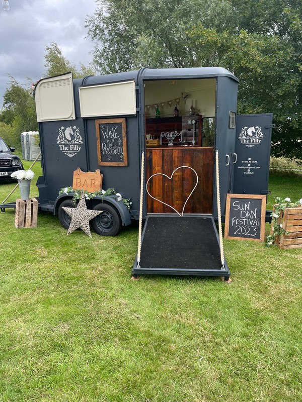 Horse box bar trailer Horse box bar trailer