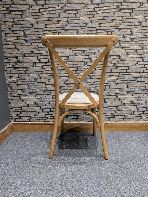 New and used cross back banqueting chairs New and used cross back banqueting chairs
