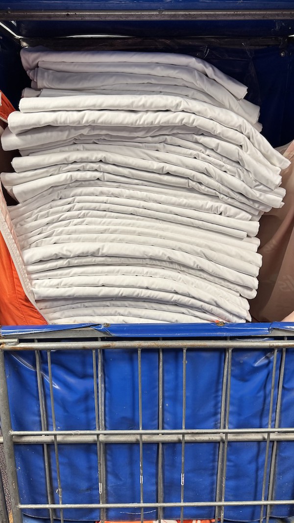 White Linen in Trolleys White Linen in Trolleys