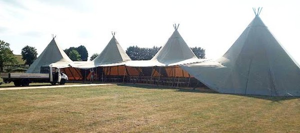 7x Giant Tipis 7x Giant Tipis