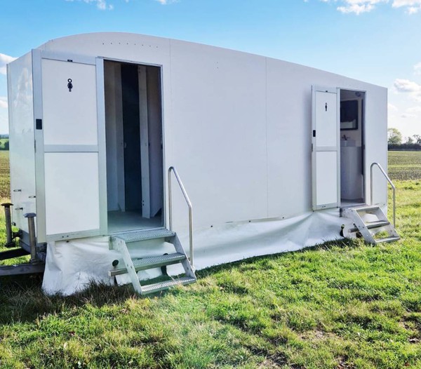 Second hand white toilet trailer 2 + 1