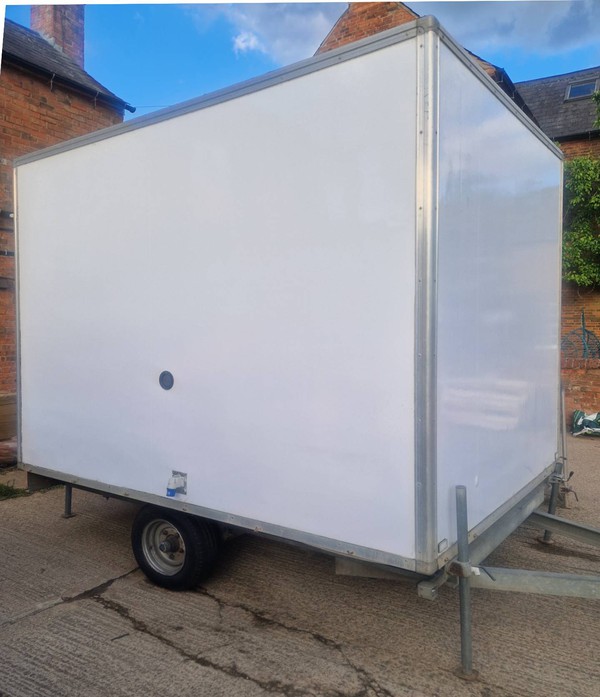 White 1+1 toilet trailer for sale White 1+1 toilet trailer for sale