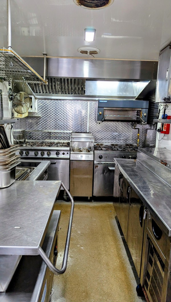 Used Fully Equipped Catering Truck Used Fully Equipped Catering Truck