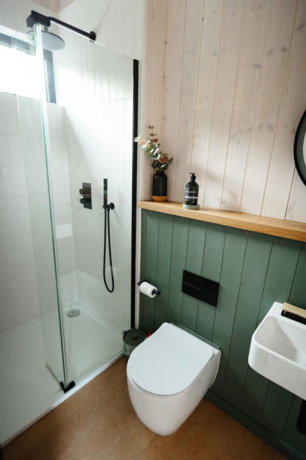 Glamping cabin with shower