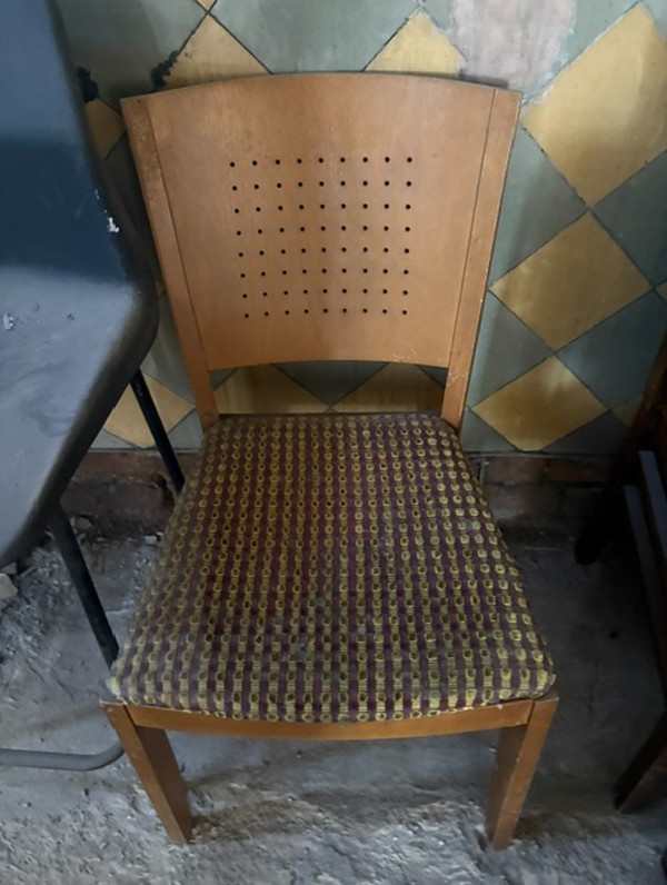 Second Hand 24x Restaurant/Cafe Chairs Second Hand 24x Restaurant/Cafe Chairs