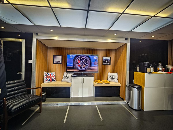 6m Exhibition Trailer 6m Exhibition Trailer