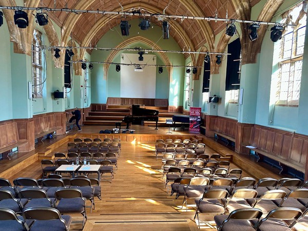 Folding chairs with padded seats Folding chairs with padded seats