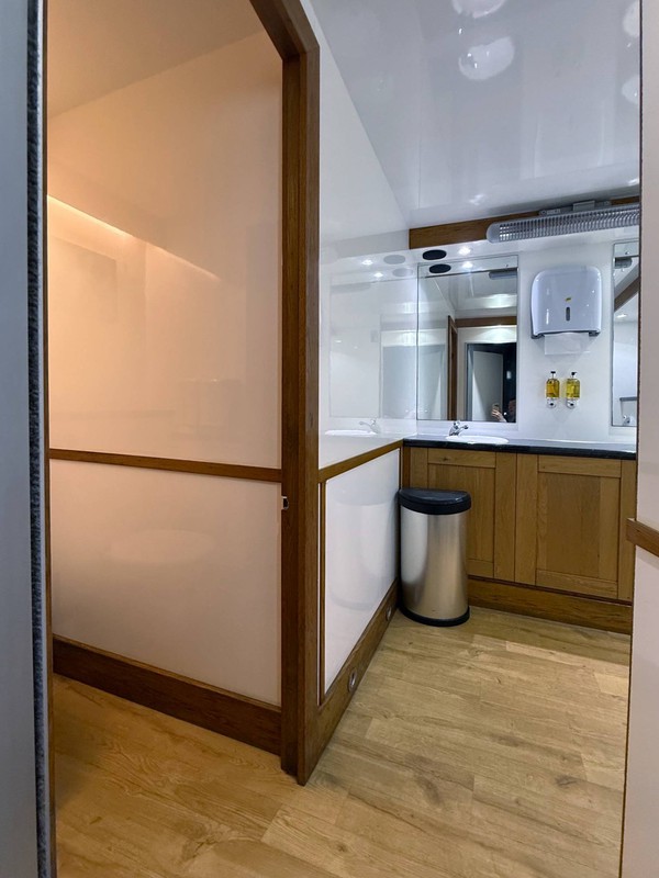 Secondhand toilet trailer for sale