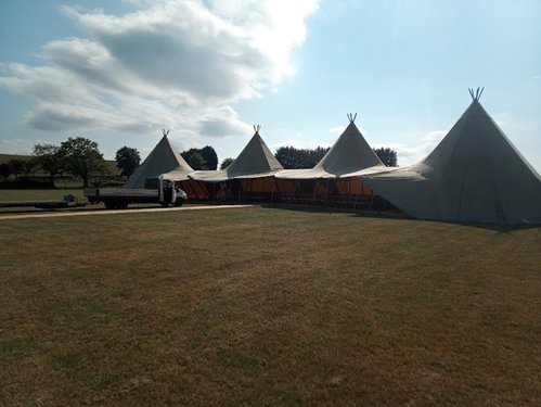 4 Tipi complete set up