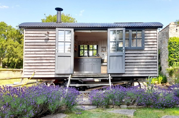 Glamping shepherd's hut for sale Glamping shepherd's hut for sale