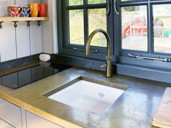 Shepherd's hut kitchen sink Shepherd's hut kitchen sink