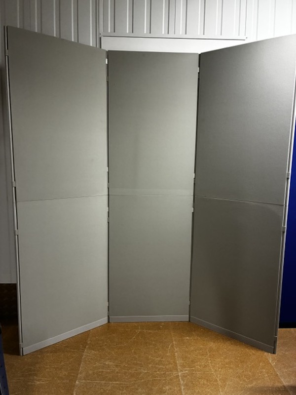 Grey Clip Display 3 Panel Display Grey Clip Display 3 Panel Display