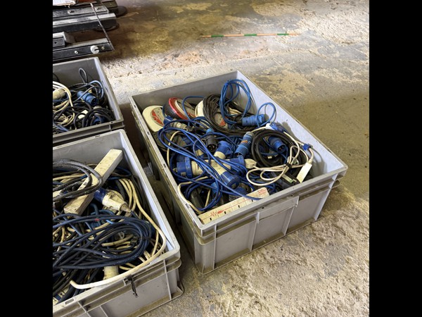 Distro cable 16 amp Distro cable 16 amp