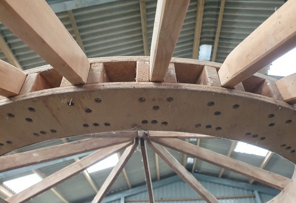 Plywood yurt wheel