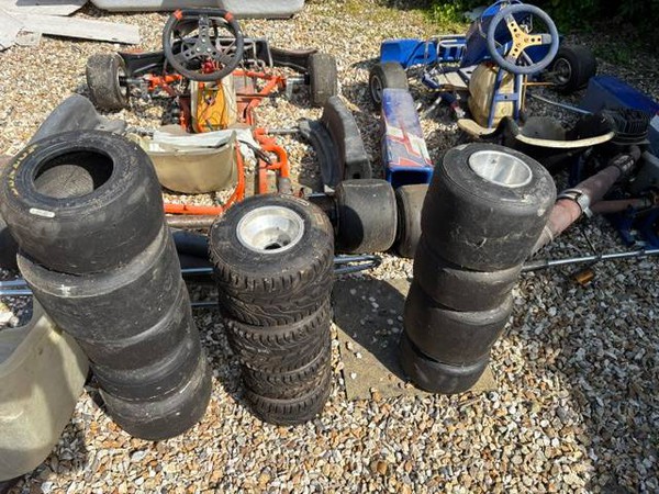 Kart tyres on rims