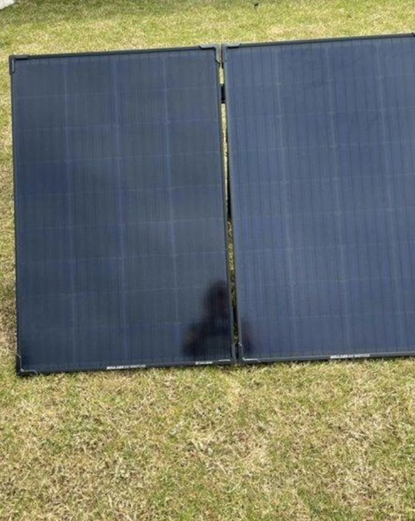 Folding solar panels