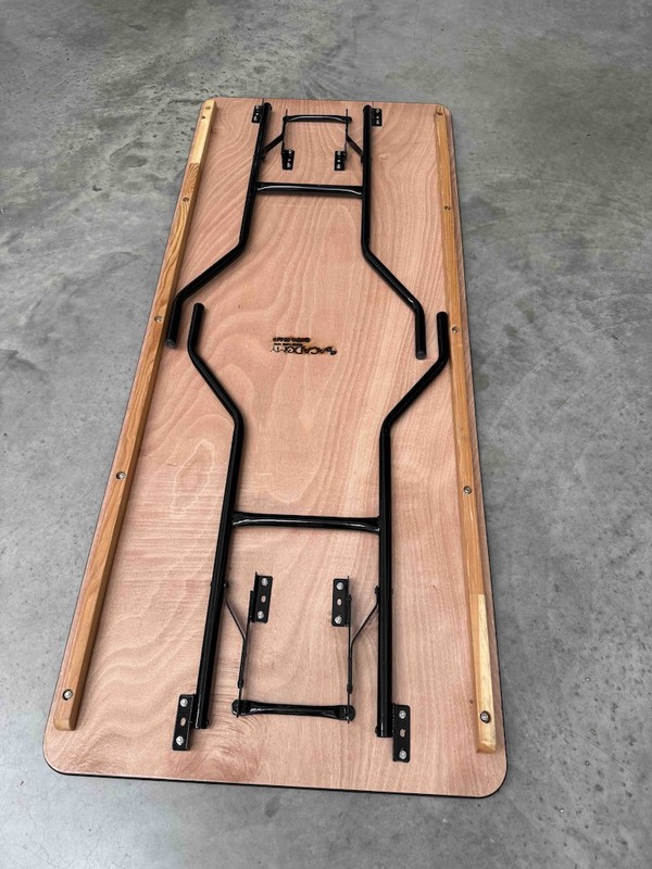 Folding Table with American wishbone legs