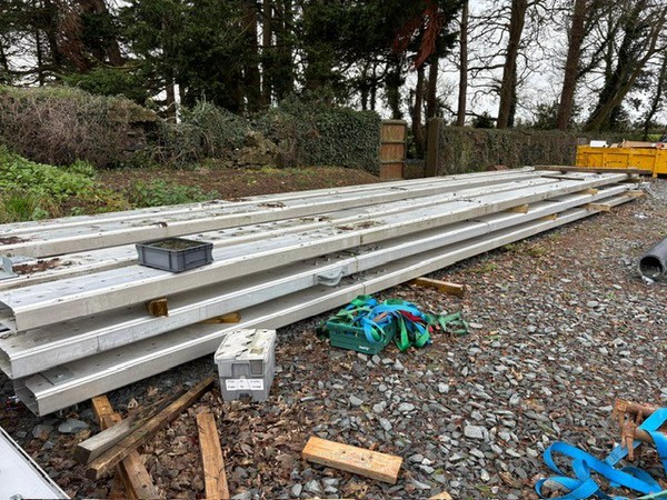 Roof beams for a 25m wide Spacio Tempo marquee
