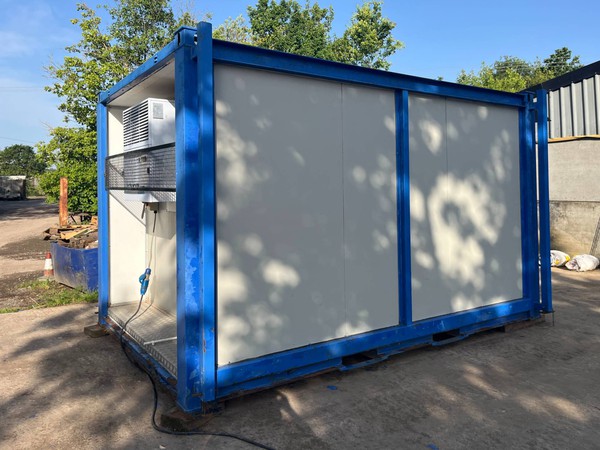 Refrigerated / Freezer Portable Container