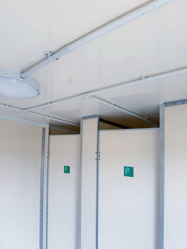 Shower trailer 6 bay