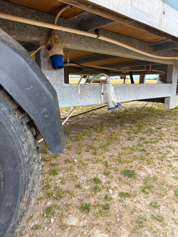 Shower trailer galvanised