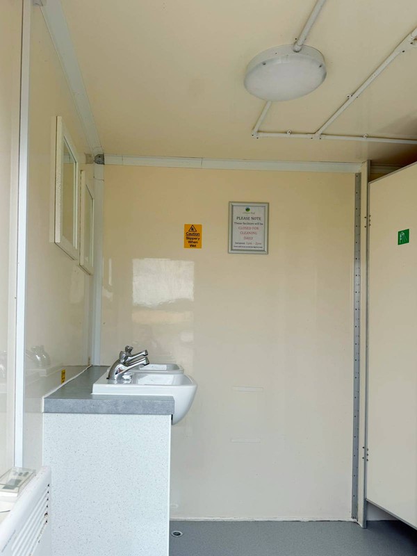 Shower trailer vanity unit / sinks