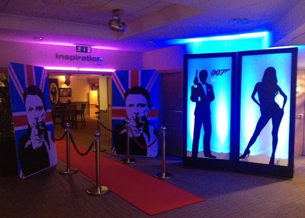 Second Hand 007 Silhouette Panels Second Hand 007 Silhouette Panels