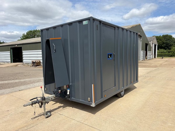 Genquip Groundhog GP360 Towable 6 Person Welfare Unit