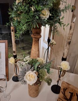 8x Greenery & Silk Centrepieces For Sale