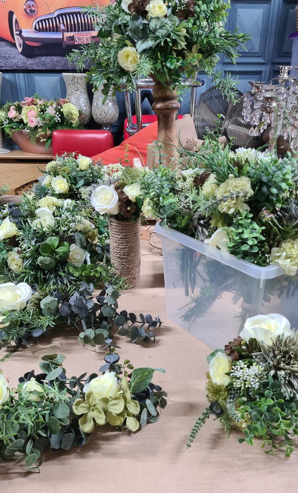 Used Greenery & Silk Centrepieces Used Greenery & Silk Centrepieces