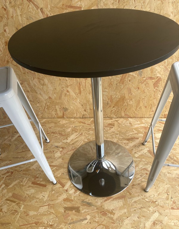 40x Poseur Tables 40x Poseur Tables