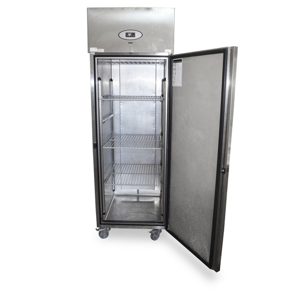 Upright fridge on wheels Upright fridge on wheels