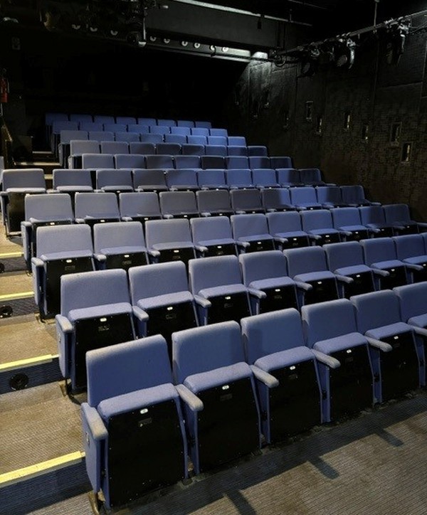 186x Theatre Chairs 186x Theatre Chairs