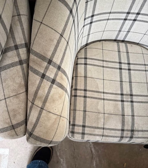 Used 4x White Checked Tub Chairs Used 4x White Checked Tub Chairs