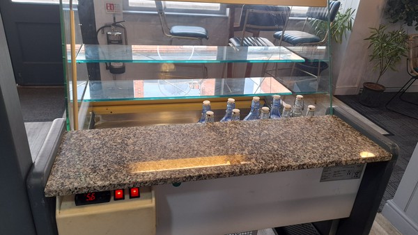 Serve over display chiller