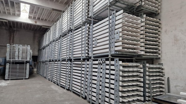 Wooden dasher boards (barrier system) Wooden dasher boards (barrier system)